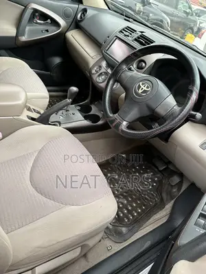 Toyota Vanguard 2011 Pearl