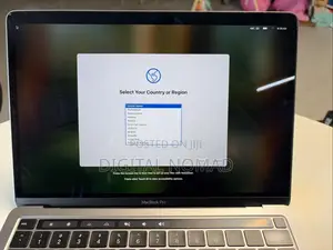 Laptop Apple MacBook Pro 2020 M1 8GB Apple M1 Pro SSD 512GB