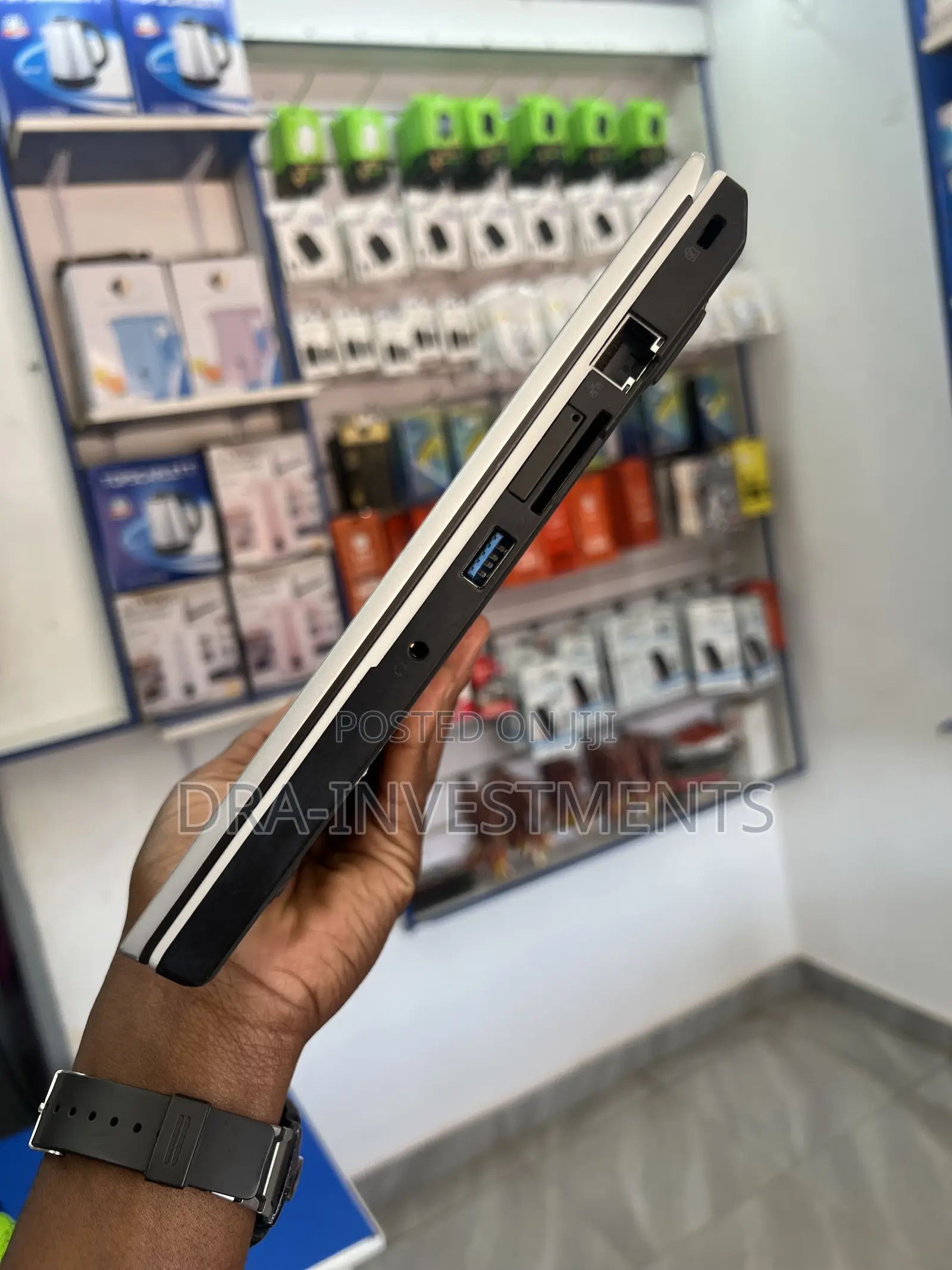 Laptop NEC N22G 4GB Intel Core i3 HDD+SSD 500GB