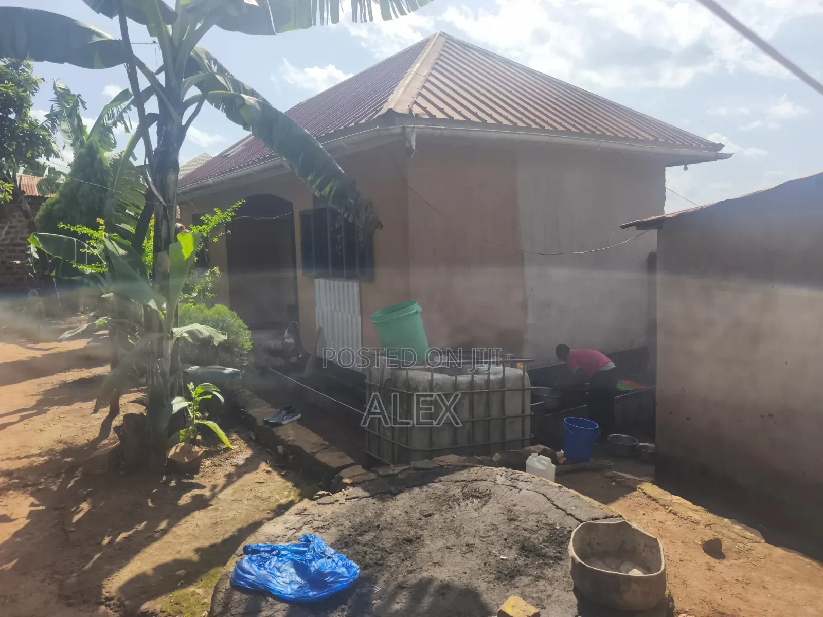 3bdrm Bungalow in Nkoowe, Wakiso / Wakiso for sale