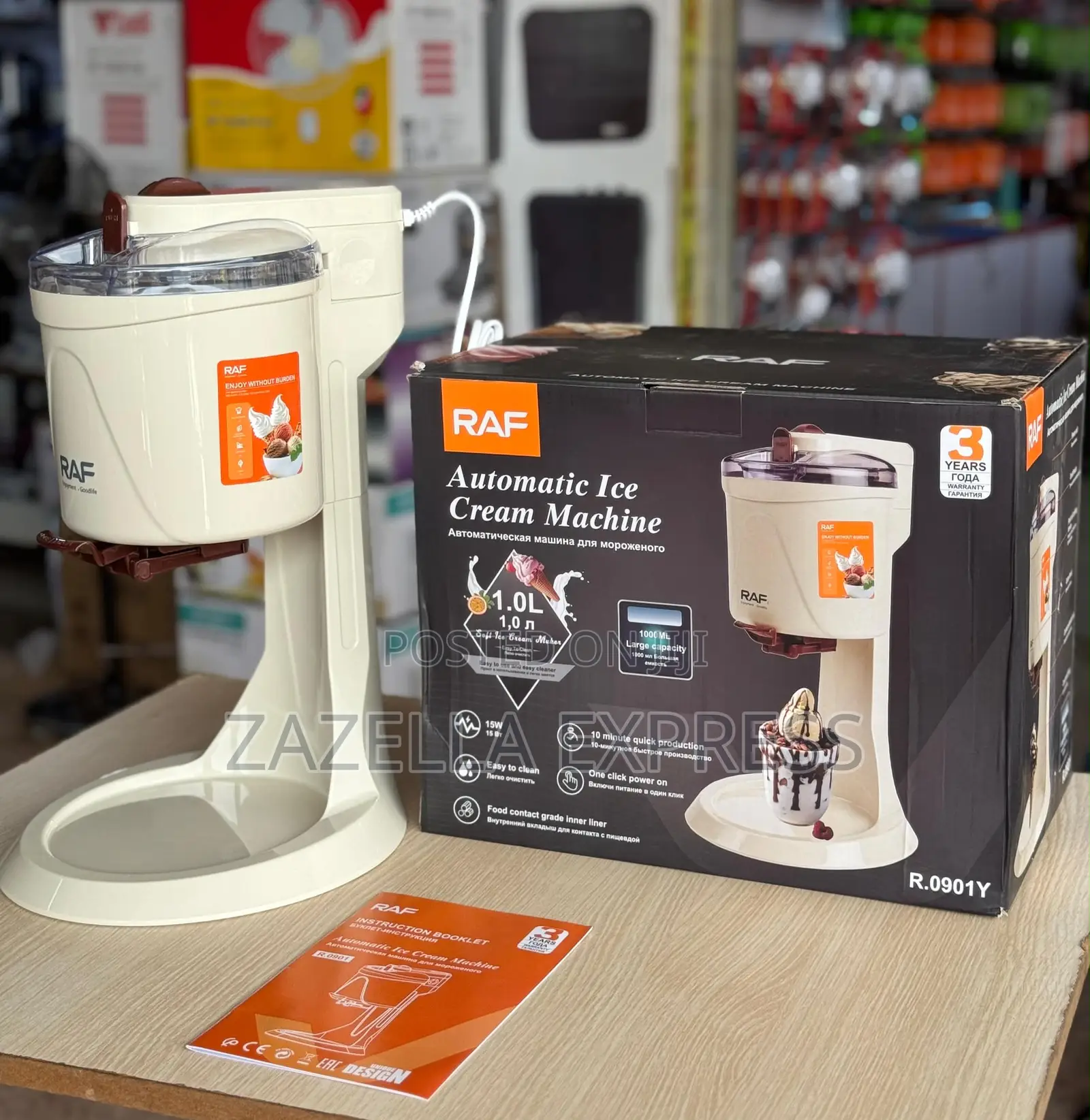 Raf R.0901y Automatic Ice Cream Machine With a 1.0-Liter Capacity.