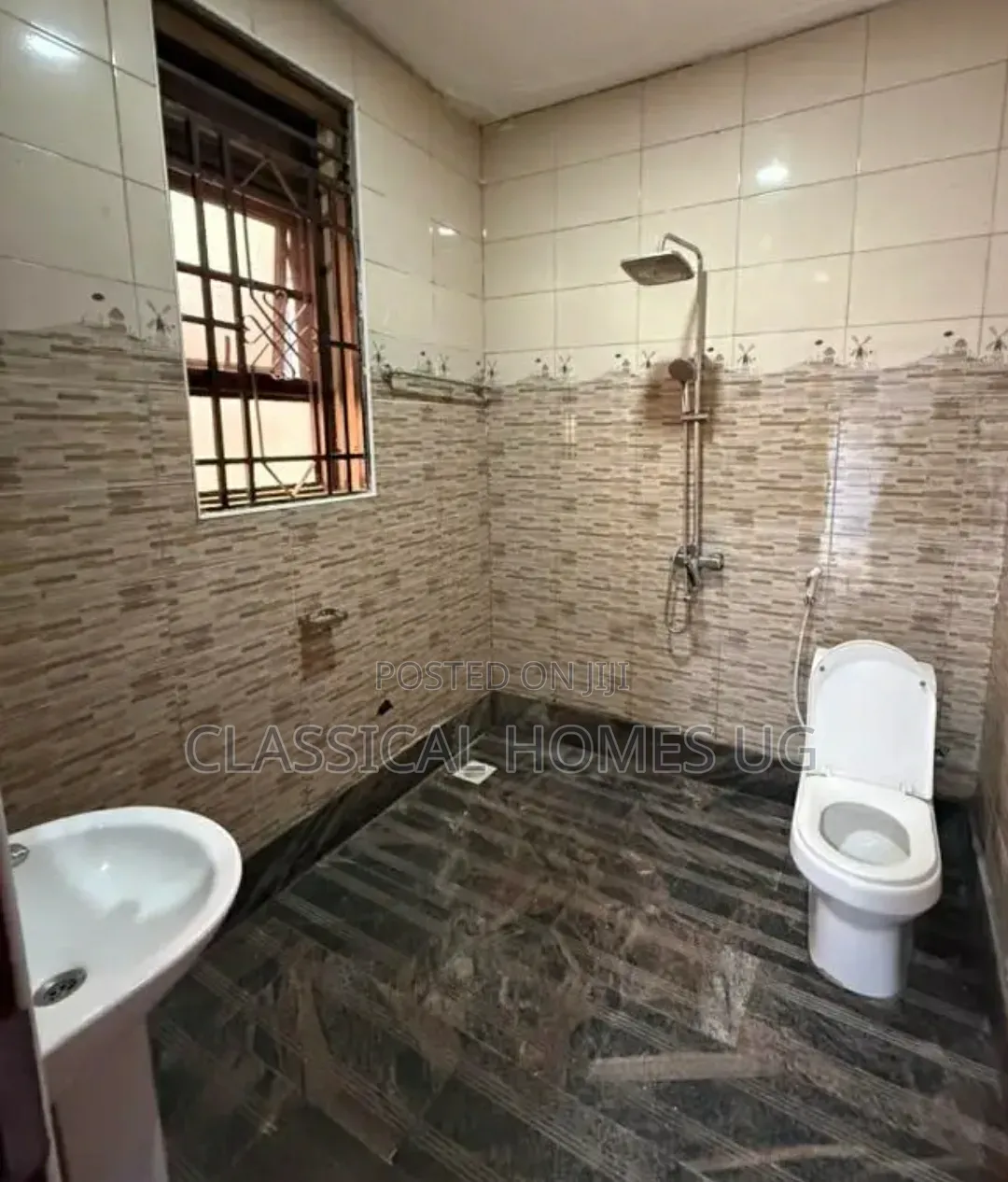 3bdrm Apartment in Mutundwe, Central Division for rent