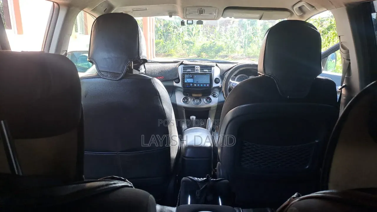 Toyota Vanguard 2011 Black