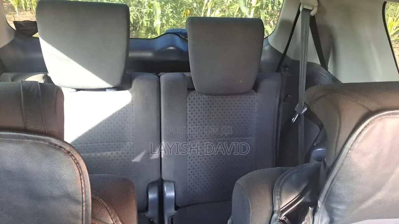 Toyota Vanguard 2011 Black