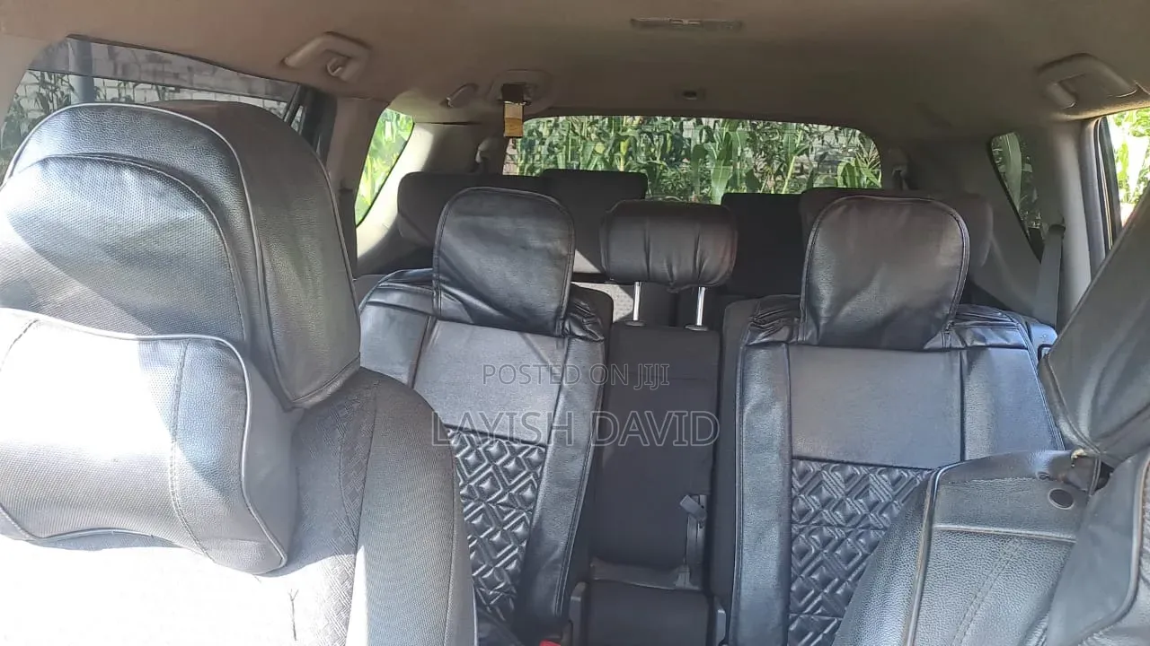 Toyota Vanguard 2011 Black