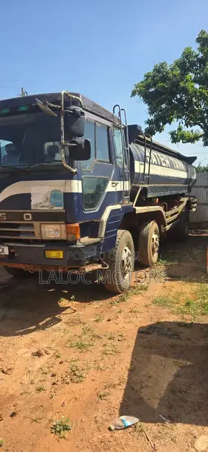 Mitsubishi Fuso Tanker