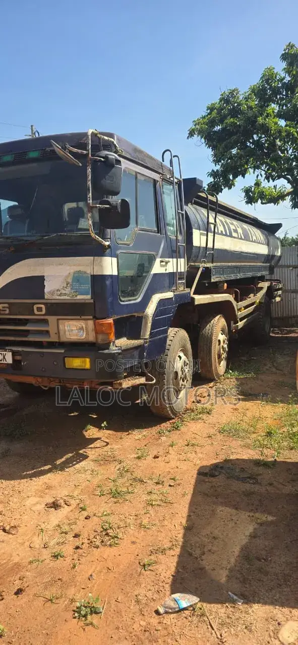 Mitsubishi Fuso Tanker