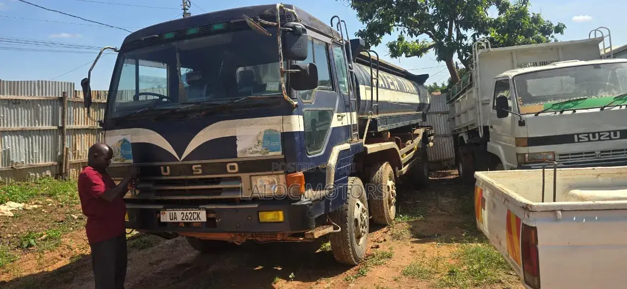 Mitsubishi Fuso Tanker