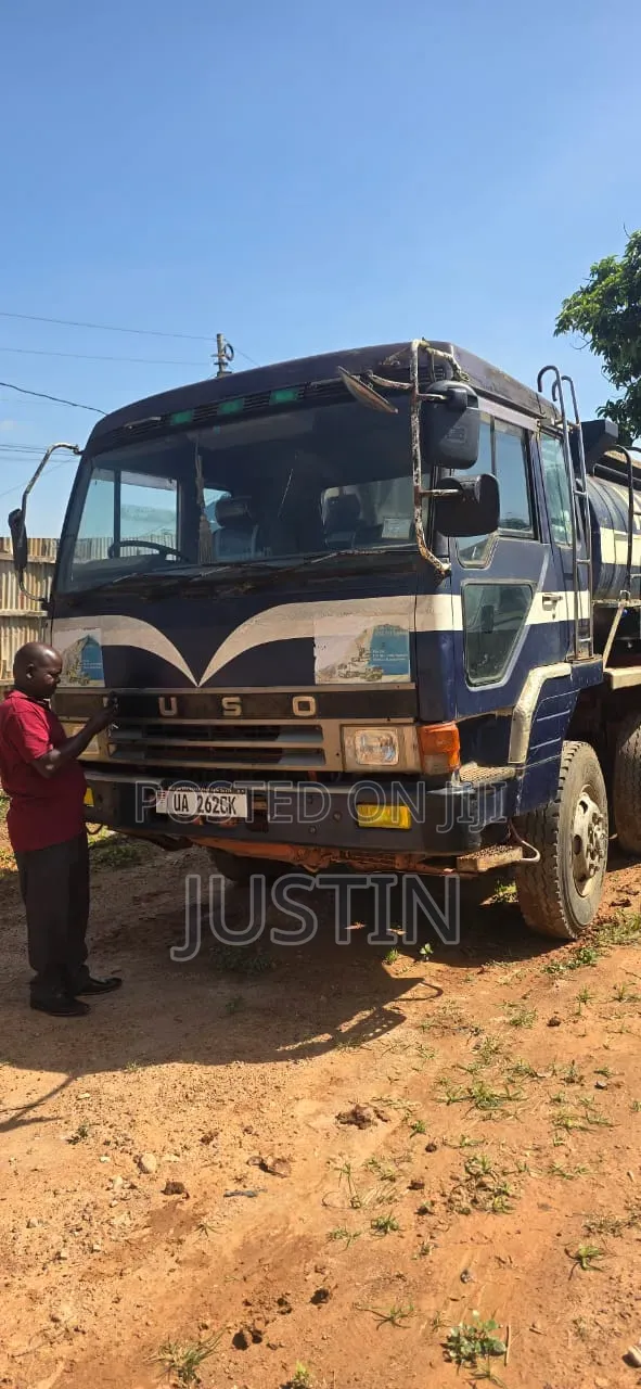 Mitsubishi Fuso Tanker