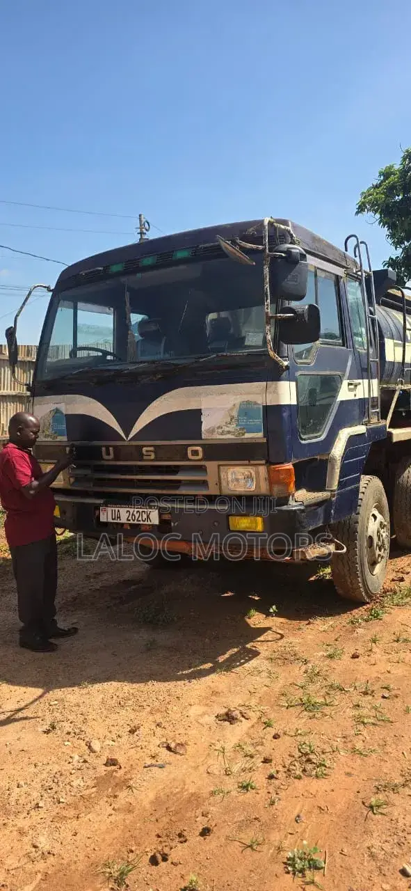 Mitsubishi Fuso Tanker