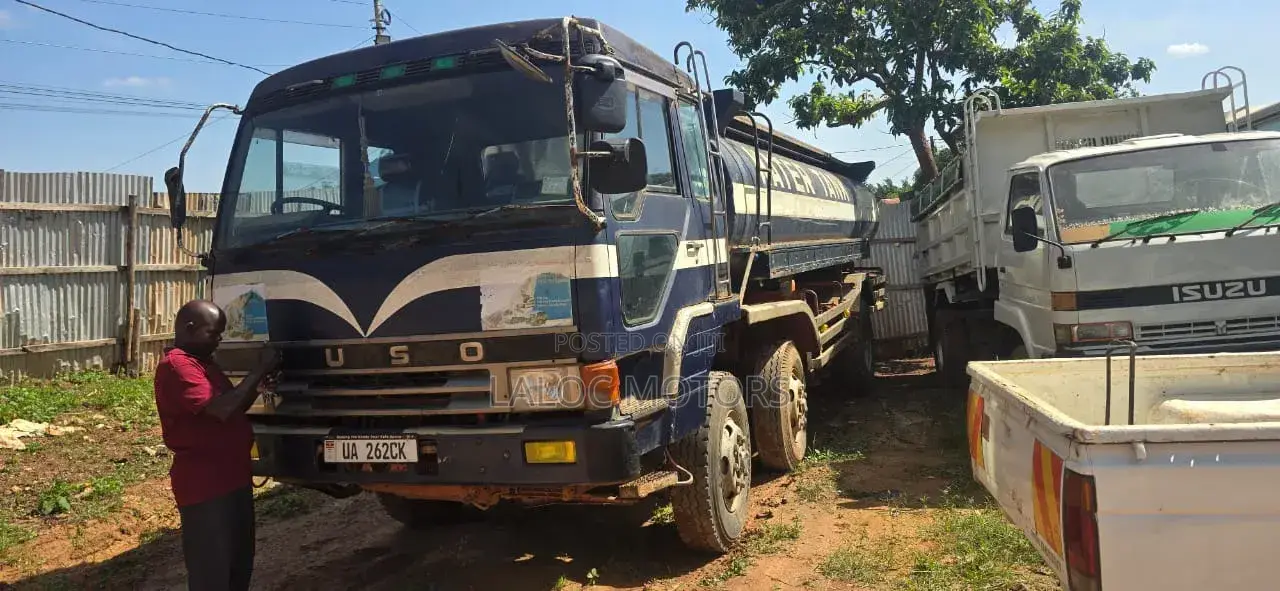Mitsubishi Fuso Tanker