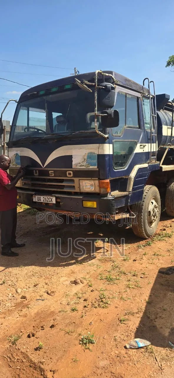 Mitsubishi Fuso Tanker