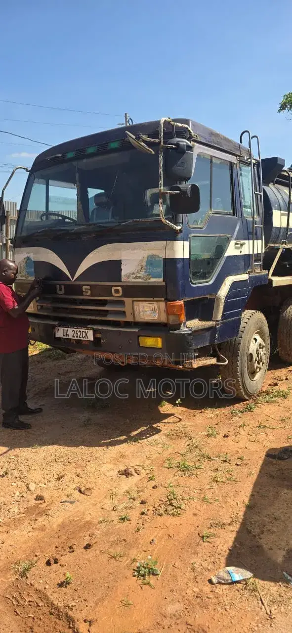 Mitsubishi Fuso Tanker