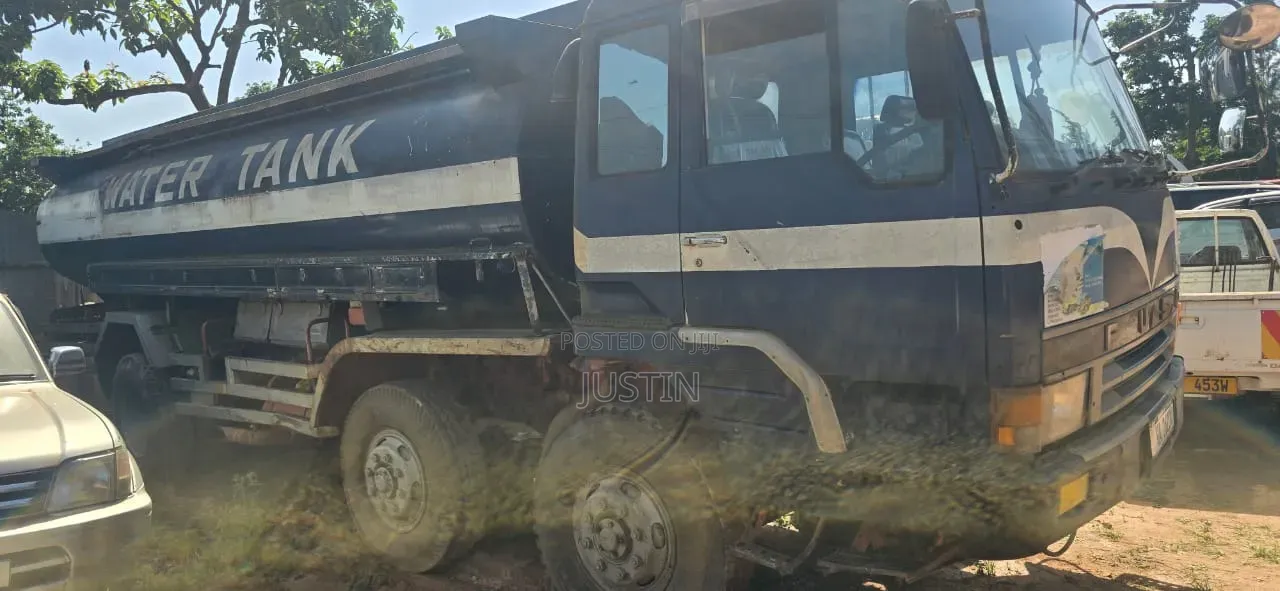 Mitsubishi Fuso Tanker