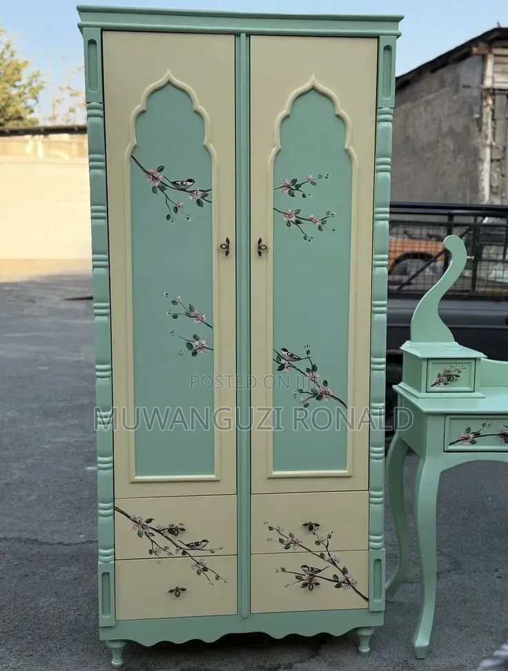 Double Door Designed Closet
