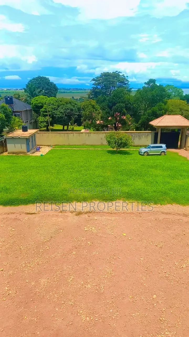 Apartments on Sale in Entebbe Virus 1.6bn