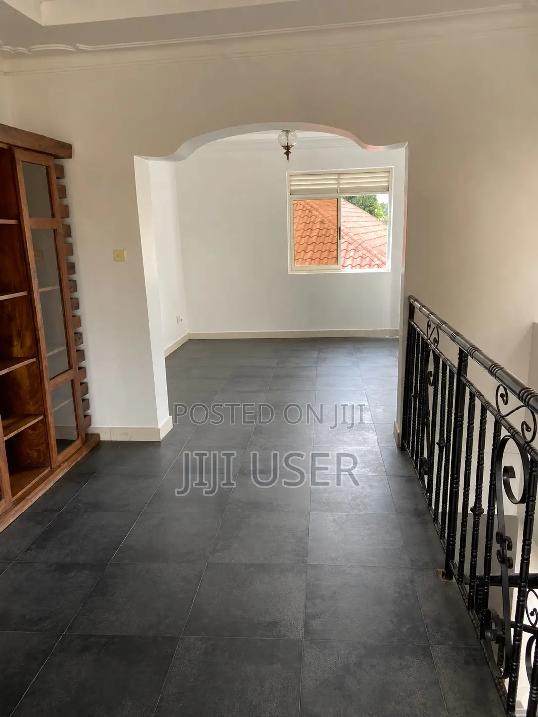 5bdrm House in Makindye for sale