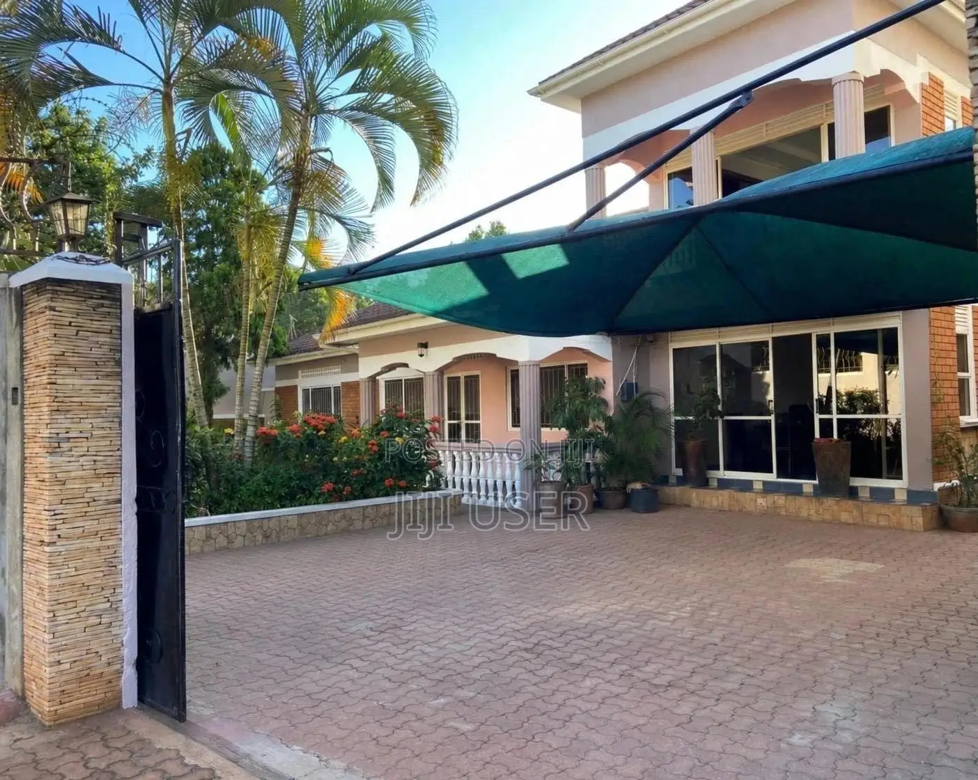5bdrm House in Makindye for sale