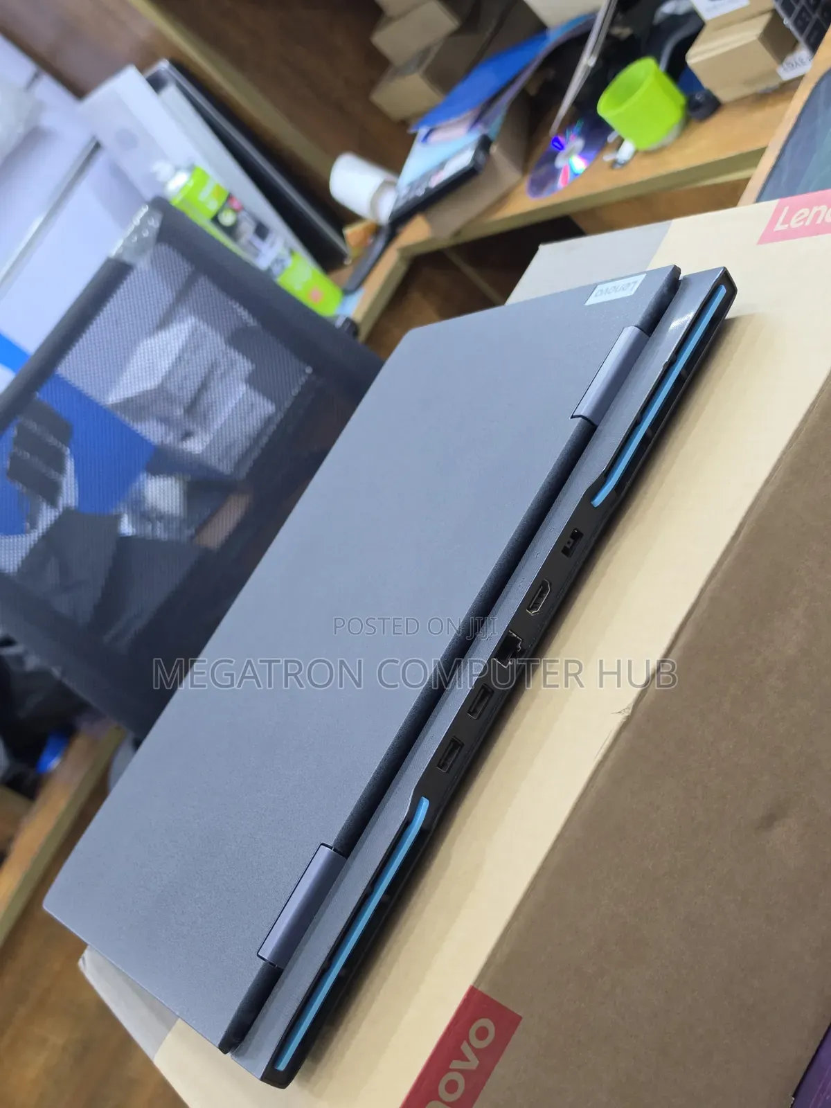 Laptop Lenovo LOQ 15IRH8 16GB Intel Core i5 SSD 512GB