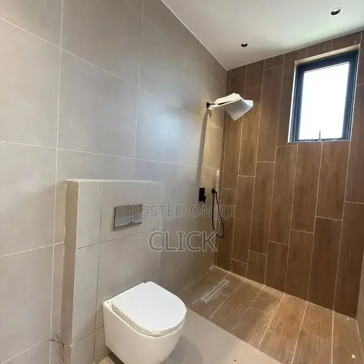 5bdrm Duplex in Munyonyo, Makindye for rent