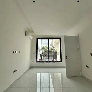 5bdrm Duplex in Munyonyo, Makindye for rent