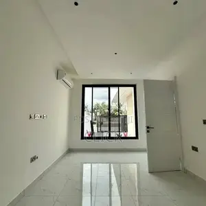 5bdrm Duplex in Munyonyo, Makindye for rent