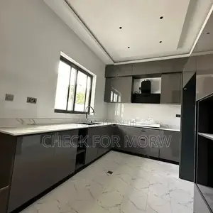 5bdrm Duplex in Munyonyo, Makindye for rent