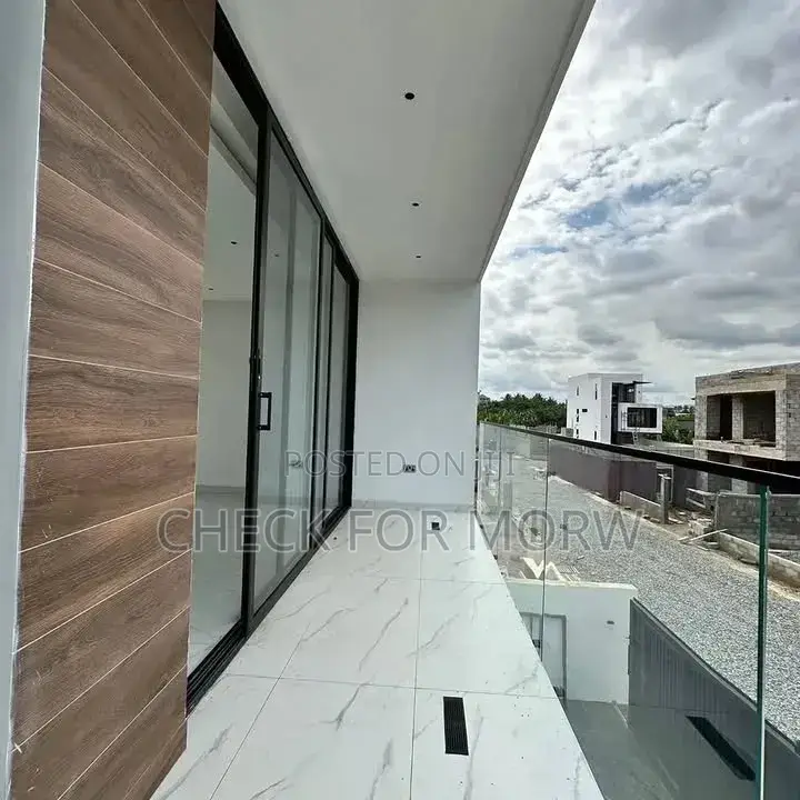 5bdrm Duplex in Munyonyo, Makindye for rent