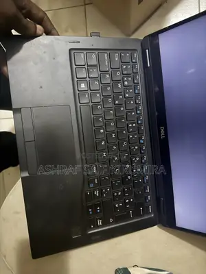 Laptop Dell Latitude 7390 8GB Intel Core i5 HDD+SSD 250GB