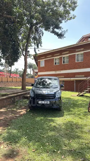 Toyota Noah 2.0 143hp FWD (8 Seater) 2007 Black