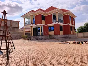 5bdrm Duplex in Bugolobi, Central Division for rent