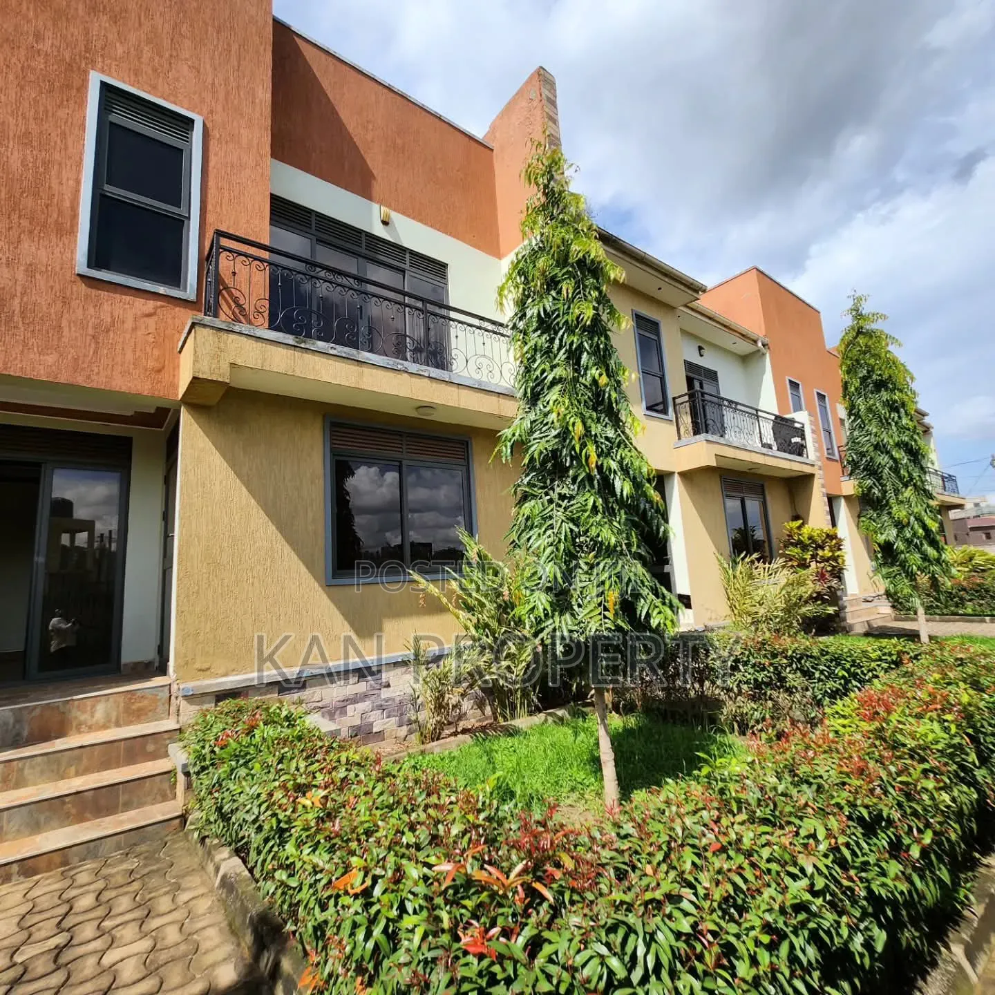 3bdrm Duplex in Muyenga, Central Division for rent