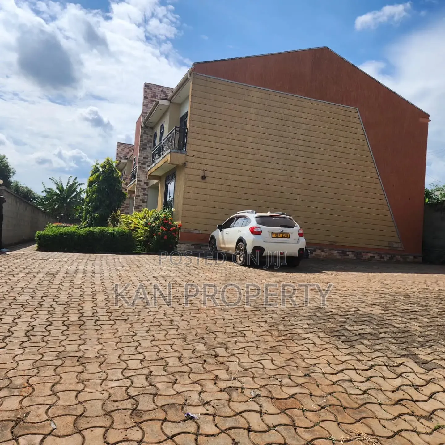 3bdrm Duplex in Muyenga, Central Division for rent