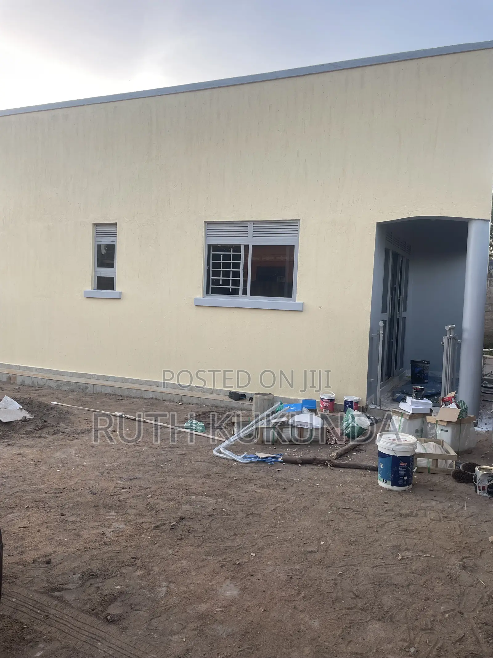 2bdrm House in Nkumbah, Katabi for rent