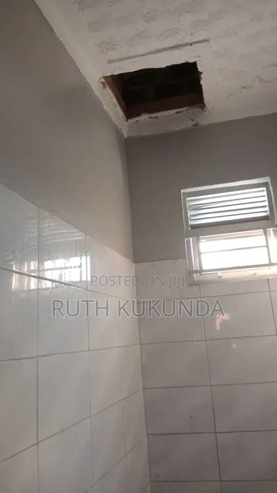 2bdrm House in Nkumbah, Katabi for rent