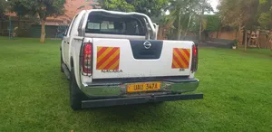 Nissan Navara 2.5 dCi 4x4 2007 White