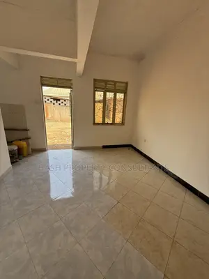 3bdrm House in Busabala, Central Division for sale