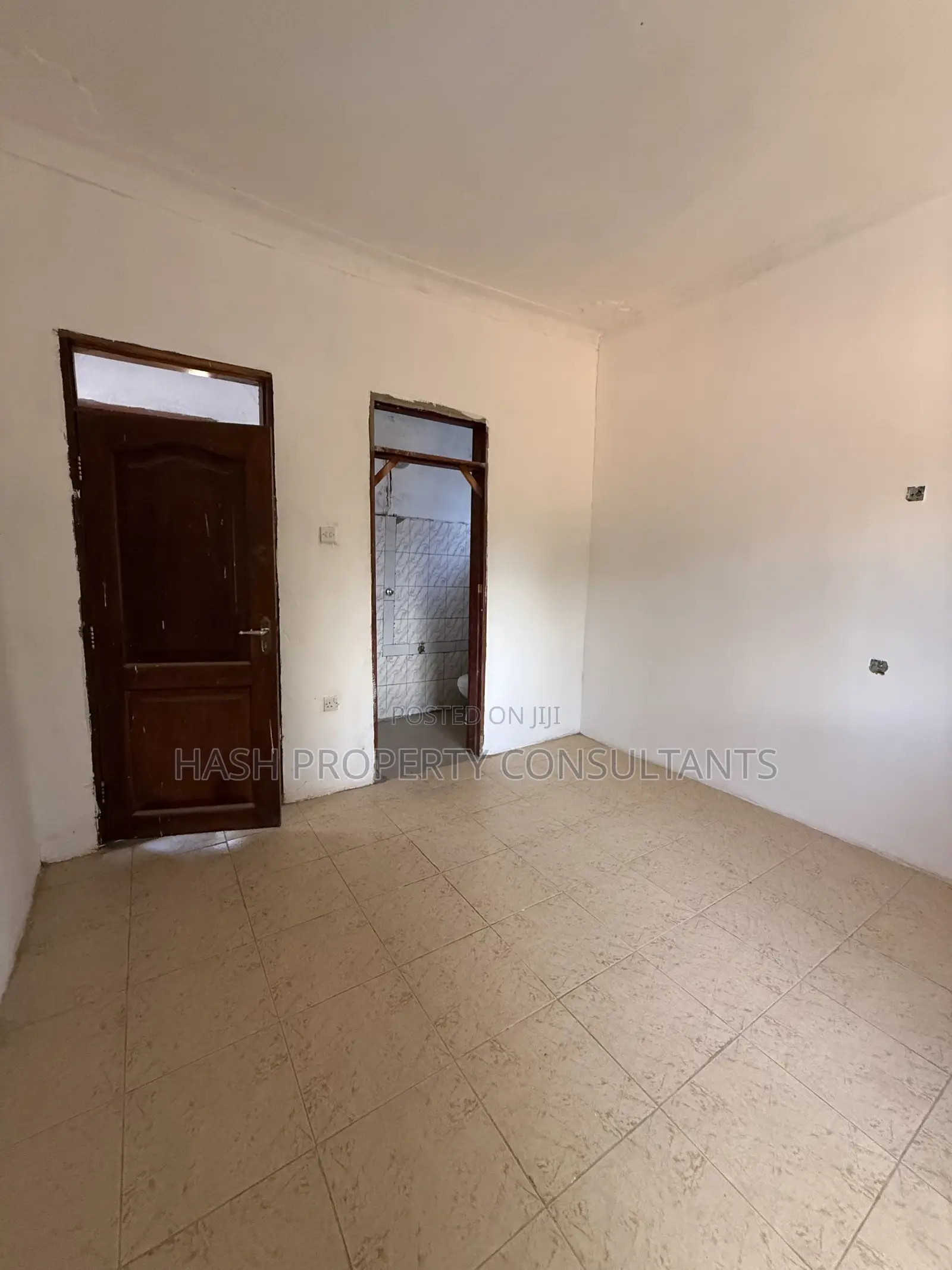 3bdrm House in Busabala, Central Division for sale