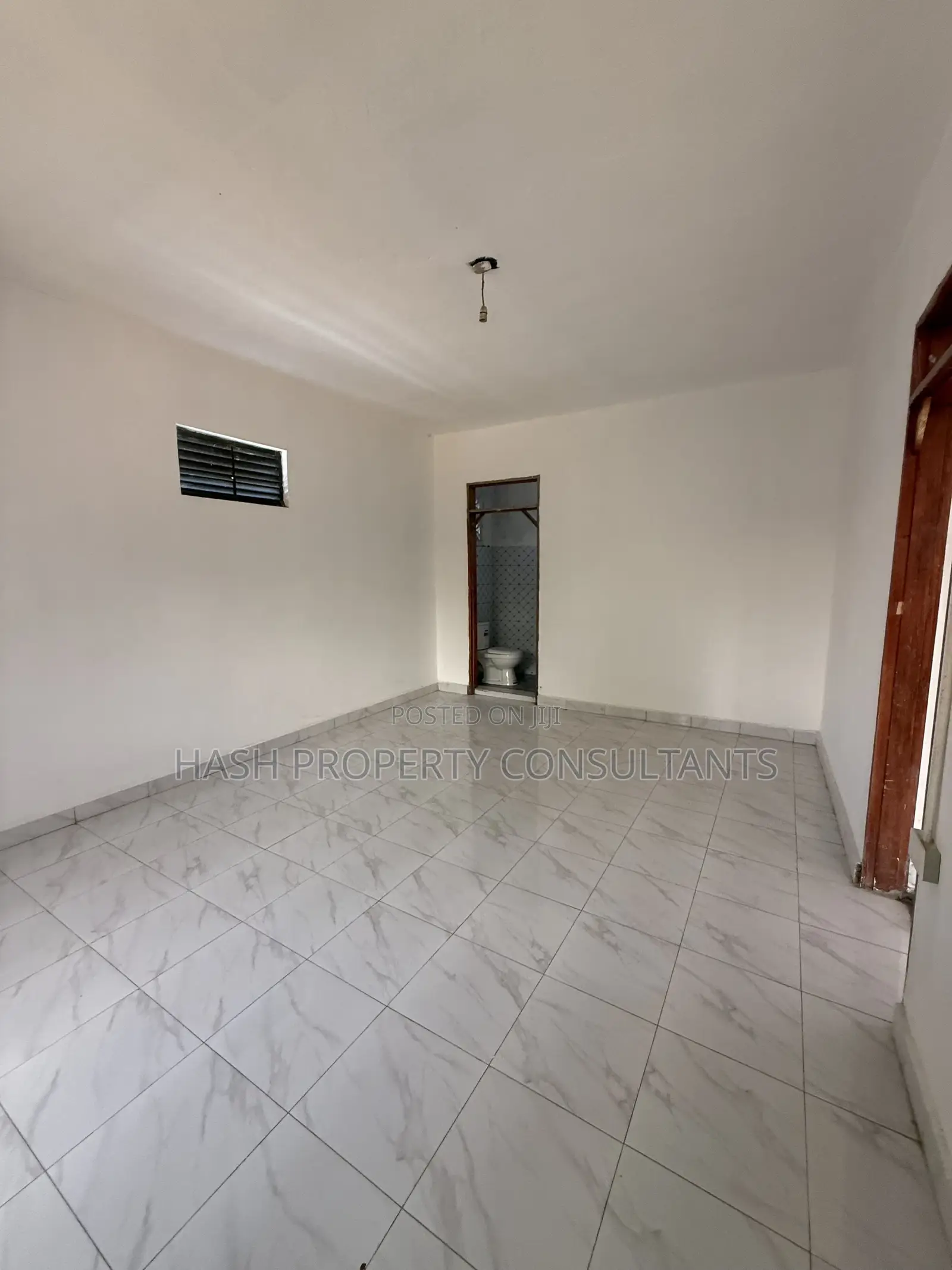 3bdrm House in Busabala, Central Division for sale