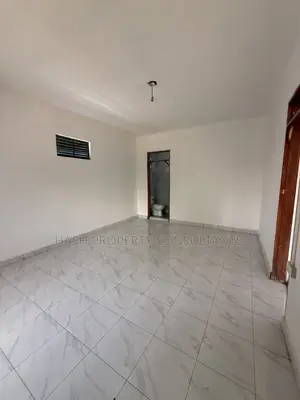 3bdrm House in Busabala, Central Division for sale