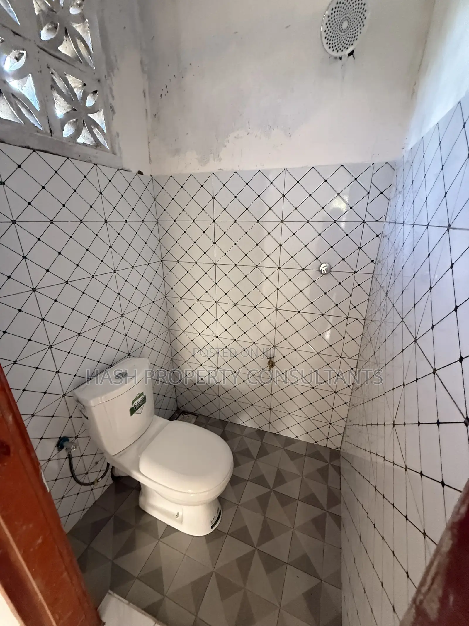 3bdrm House in Busabala, Central Division for sale