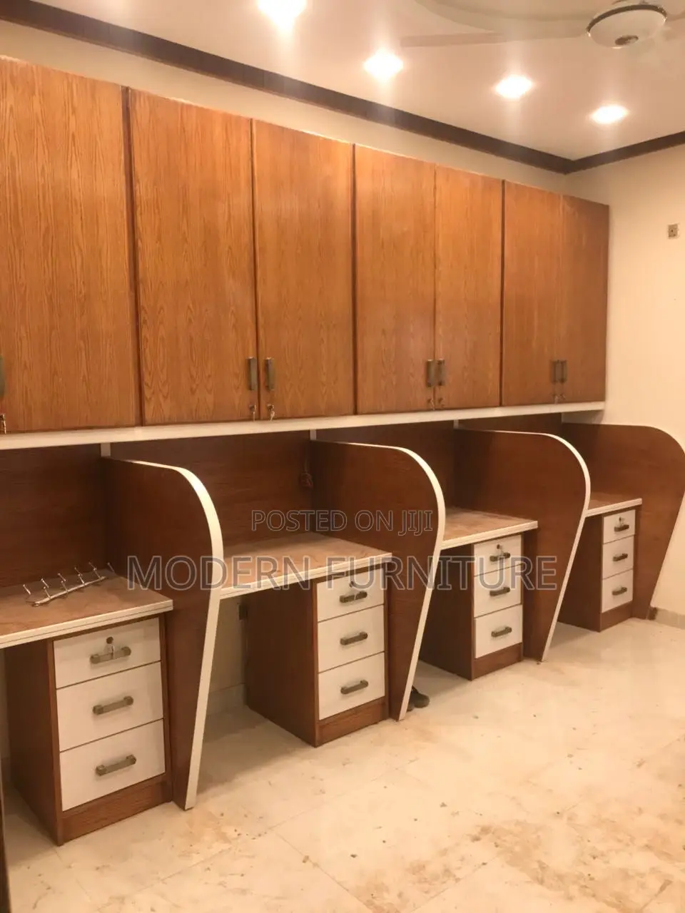 Office Desk/Furniture