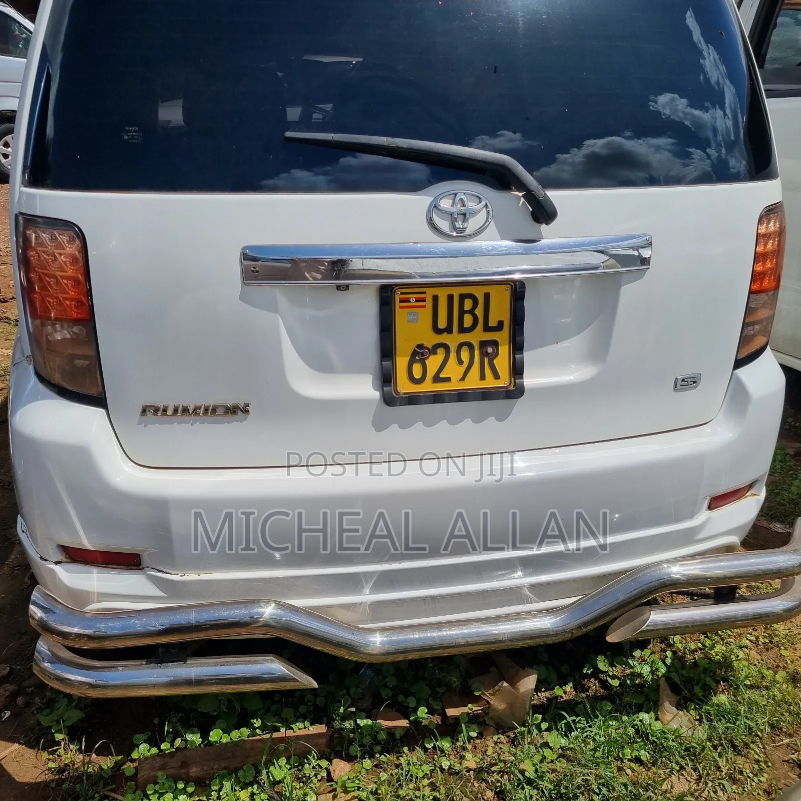 Toyota Corolla Rumion 2010 White