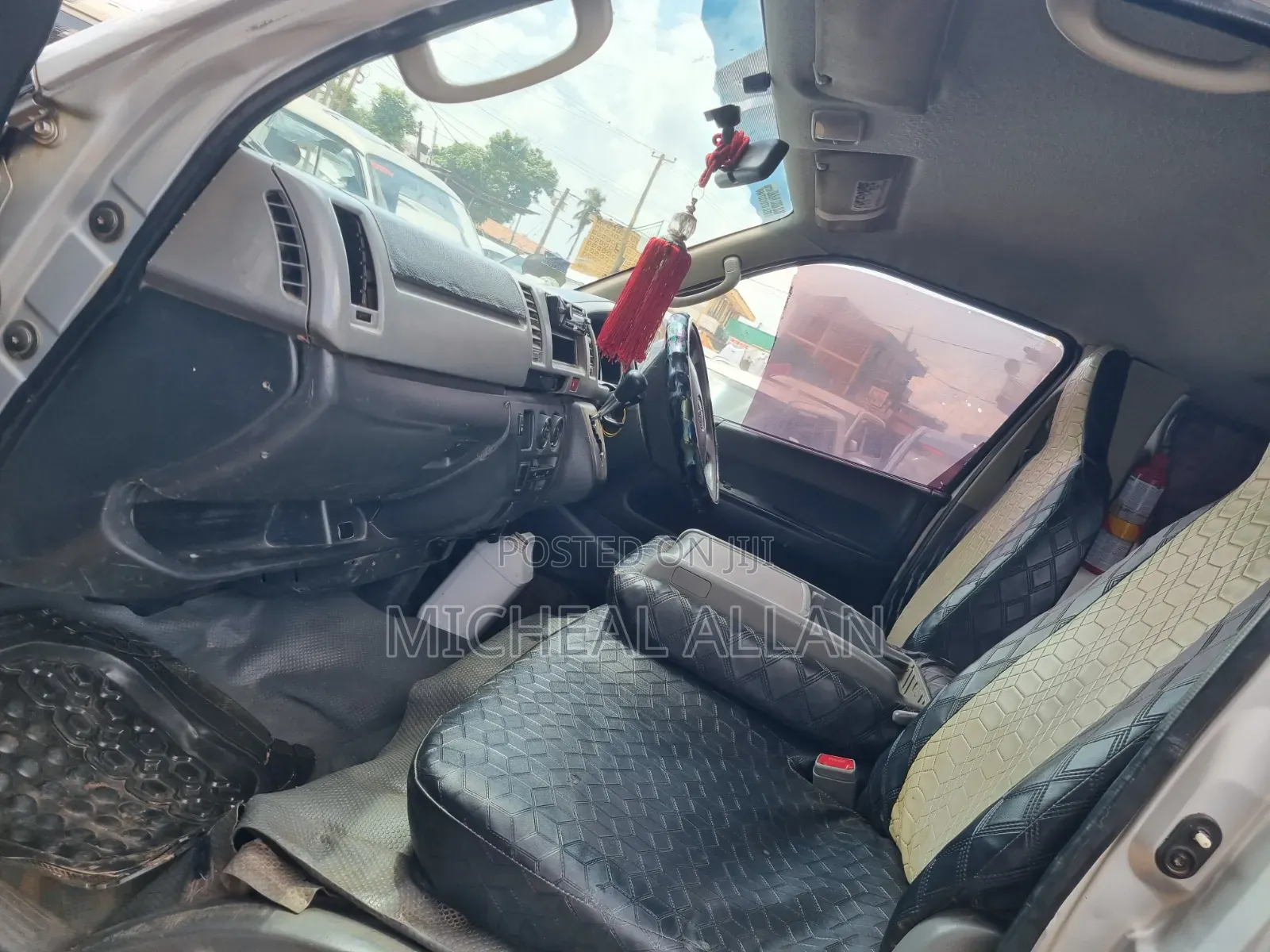 Toyota HiAce 2010 Silver