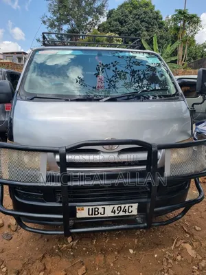 Toyota HiAce 2010 Silver