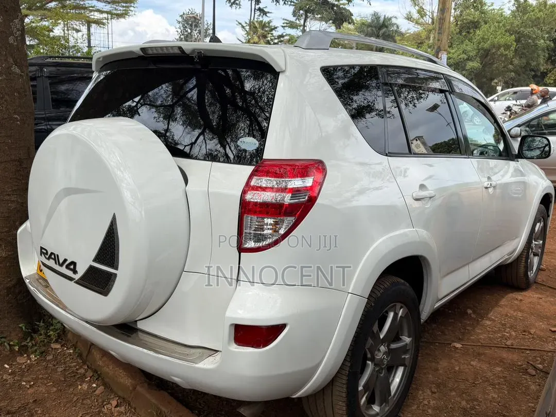 Toyota RAV4 2.4 2008 White