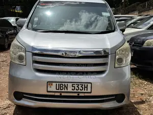Toyota Noah 2008 Silver