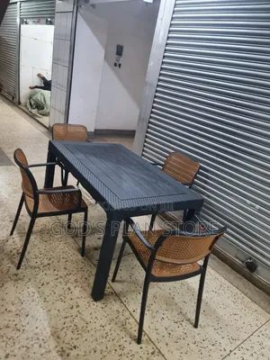 Modern Stylish Plastic Dining Table and Chairs Plastic Table and Chair