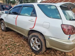 Toyota Harrier 2000 White