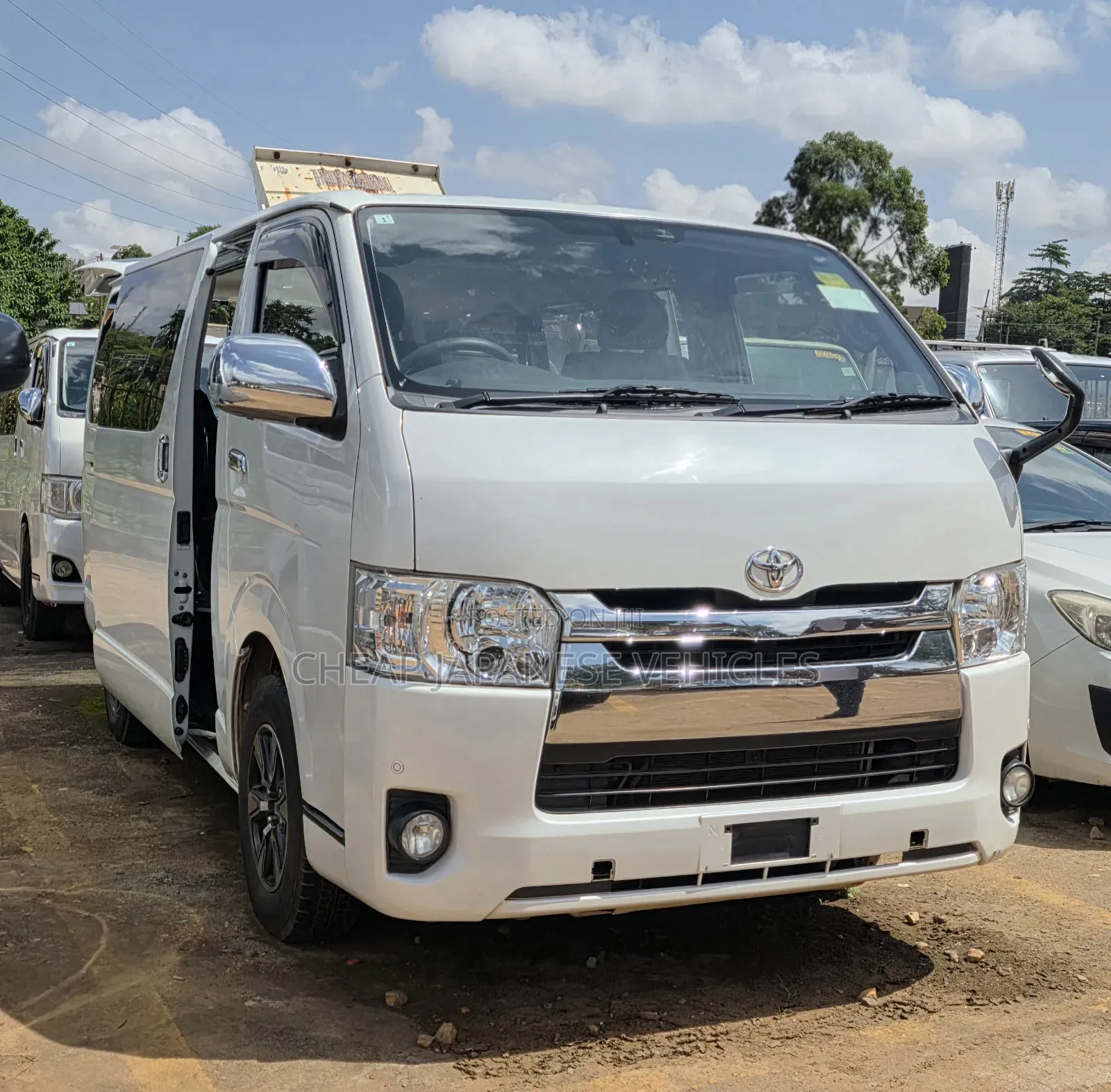 Toyota HiAce 2014 White